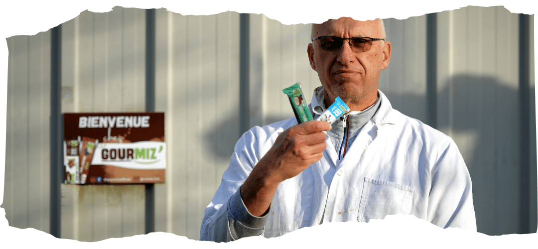 Olivier Nouvel, Gourmiz' manager, two energy bars in one hand