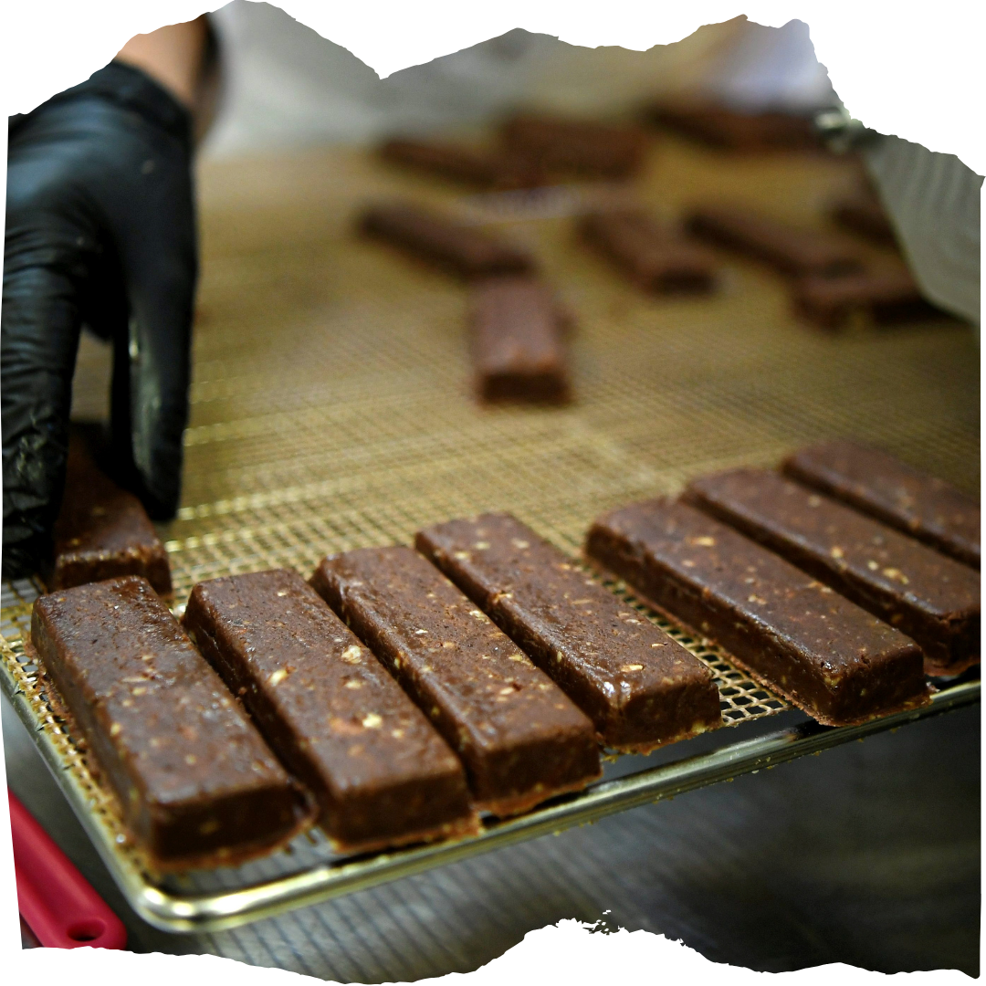 Gourmiz' protein bar making